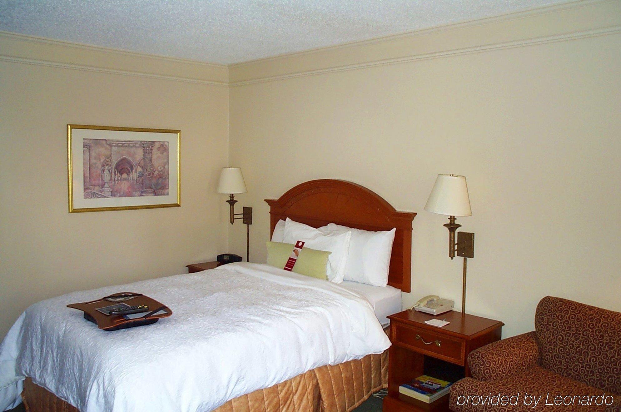 Quality Inn - Hamilton Place Chattanooga Room photo